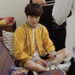 [NCT칠프] 김정우 1초 고민하다가 <b>감자칩</b> 먹음ㅋㅋㅋㅋㅋ
