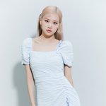 로제 입은거 사고 싶었는데