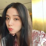 지수는 진짜 팬들이랑 <b>소통</b> 잘하는 듯