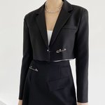 결혼식에 <b>흰색</b> 블라우스 입고 가서 욕 먹었어요