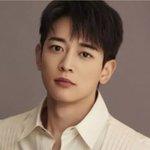 둘중에 <b>누가</b> 더 잘생김?