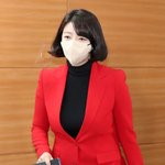 빨간 재킷 입은 배현진 당선인 대변인