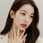 [댓글부탁해] 장원영 광고할땐 <b>네일</b> 안하는거 의외다