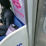 자하철 임신부 배려석 참 <b>애매</b>하네요