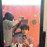 [NCT정우] <b>초점</b> 다 나가있고 얼레벌레 한 장 툭 찍은 거울셀카