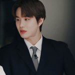 [NCT정우] 결혼식 <b>신랑</b>같은 얼굴을 하고 계시네요