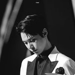 은은한 이목구비에 어울릴 <b>도도</b>한 분위기