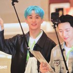 [NCT드림] 마크 <b>런쥔</b>이꺼 들고 좋아하는 중