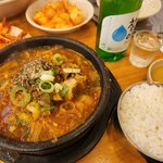 퇴근후 혼술함ㅋㅋ <b>적적</b>해서 혼자 걷는중ㅋ