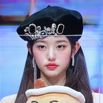 베레모쓰고 레전드 팬싸 찍은 장원영