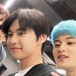 [NCT칠프] 어깨 <b>위에</b> 얹혀놓은 고양이 이름이 먼가요