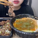 <b>냉면</b>에 있는 이거 하얀 거 뭐야?