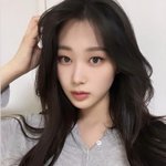 <b>지젤</b>은 셀카찍는 비법 좀 알려줘라