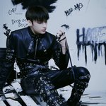 [TXT] 휴닝이 손에 쥐고 있는거 그거 아니야?????