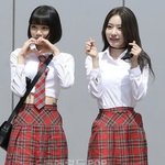 르세라핌 아형 <b>출근사진</b>에서 치마 봄?