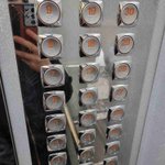 [이것좀봐줘] <b>엘베</b> 버튼옆에 이 표시는 뭘까요?