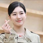 수지 진짜 <b>단아</b>하게 예쁘다