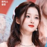 예쁜 얼굴 너무 많은 요즘 <b>여</b><b>돌</b>들