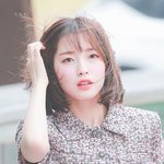 봄바람에도 <b>나풀</b>거릴 듯한 아이돌