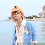 남자는 역시 <b>키</b> 크고 어깨 넓어야 하나 <b>봄</b>