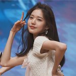 <b>장원영</b> <b>머리</b> 잘랐어??