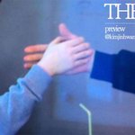 팬들이 <b>무척</b> 귀여워하는 아이돌 '작은 손'