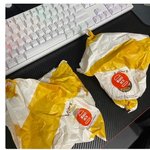 맘스터치 <b>피클</b>빼달라는게 진상인가요?