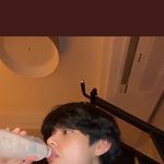 걍 김태형 얼굴 곧 컴백임을 알리는<b>신호</b>임