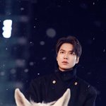 로맨스 소설 표지상인 <b>조각미남들</b>