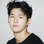 작품 세 개나 같이 했지만 마주친 적은 없는 두 배우