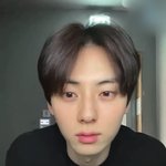 <b>황민현</b> 뭐냐 왤케 잘생겨짐