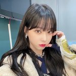 <b>윈터</b> <b>vs</b> 김채원