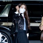 아이브 장원영 <b>독일</b> 출국 공항패션