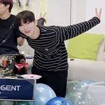 몬엑 갸루 <b>피스</b> 40년 후ㅋㅋㅋ 미친 거 가틍ㅌㅋ