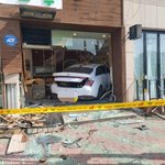 고속버스터미널 인근 상가로 차량 <b>돌진</b>