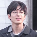 세븐틴 원우팬들 원우 얼굴 올려치기 심하네