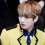 전정국 고등학교 졸업식 때 <b>롤렉스</b> 찬거봐 ㄸ