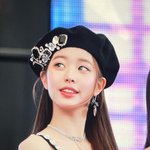 아이브 장원영... <b>독일</b>콘 2일째 얼빡샷