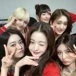 f(x) 4 walls도 아이브처럼 나르시시즘 컨셉 아님?