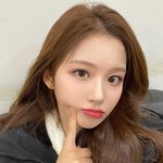 설윤 되게 <b>인소</b> 여주처럼 생기지 않았냐?