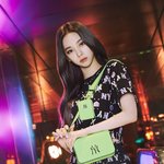 이번에 뜬 엠엘비 화보에서 카리나