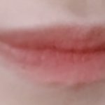 나 <b>아랫입술</b> 이상하게 생김
