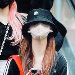 <b>설윤</b> 목 ㅈㄴ길다