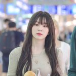 긴 생머리로 여신미모 뽐내는 <b>여</b><b>돌</b>