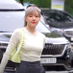 [댓글부탁해] 여자친구 <b>예린</b>(YERIN), '뮤직뱅크' 출근길···...