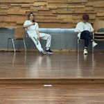 더보이즈 현재 <b>선우</b> 뒤에 멤버들찍힌거 개웃김