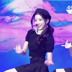 르세라핌은 이런 컨셉으로 가는 게 나을 듯