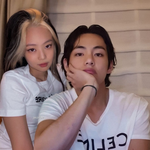 [댓글부탁해] 제니 <b>뷔</b> 제주도 <b>투</b>샷에 지금 기뻐할 사람들