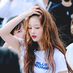 베니스 비치에서 버스킹한 설윤.jyp