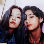 [모두드루와] 제니 <b>뷔</b> 역대급으로 잘어울리지않아?